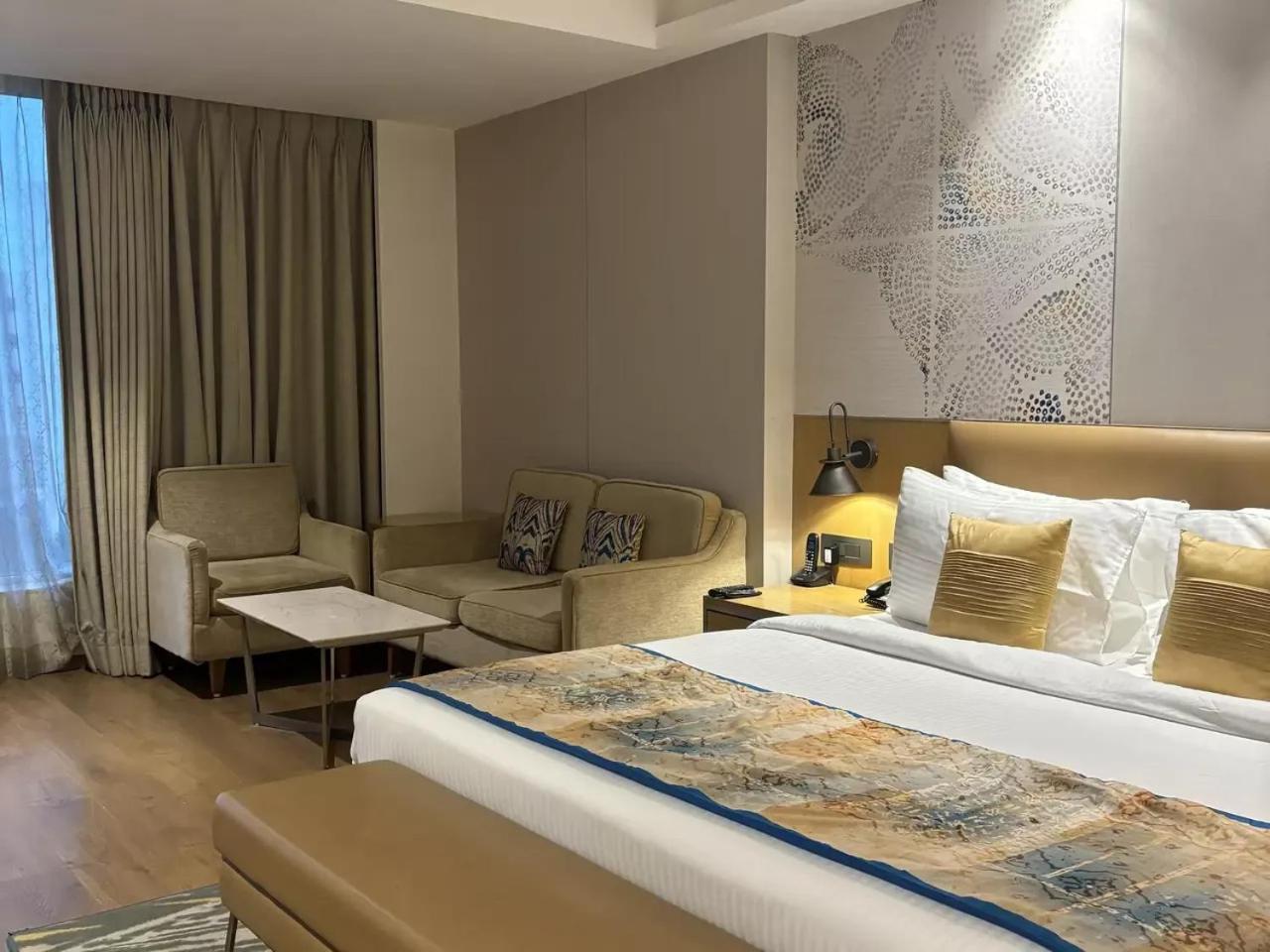 Hotel Sayaji Jāmnagar Esterno foto